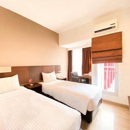 Hotel Gunawangsa Merr Surabaya Buitenkant foto