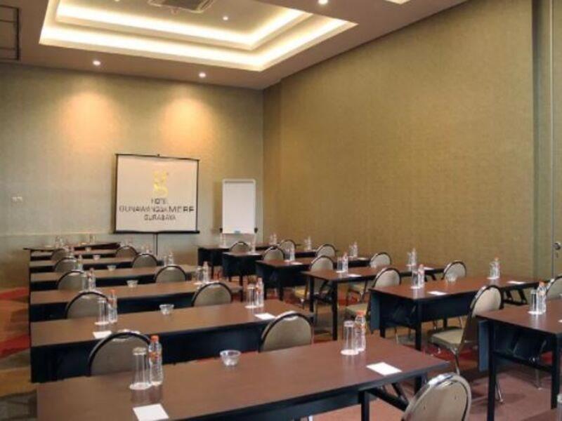 Hotel Gunawangsa Merr Surabaya Buitenkant foto