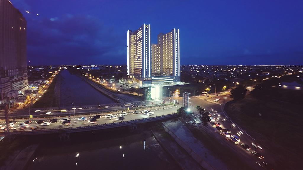 Hotel Gunawangsa Merr Surabaya Buitenkant foto