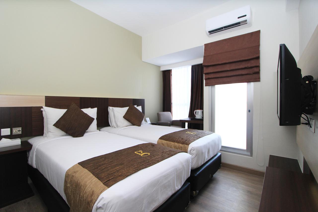 Hotel Gunawangsa Merr Surabaya Buitenkant foto