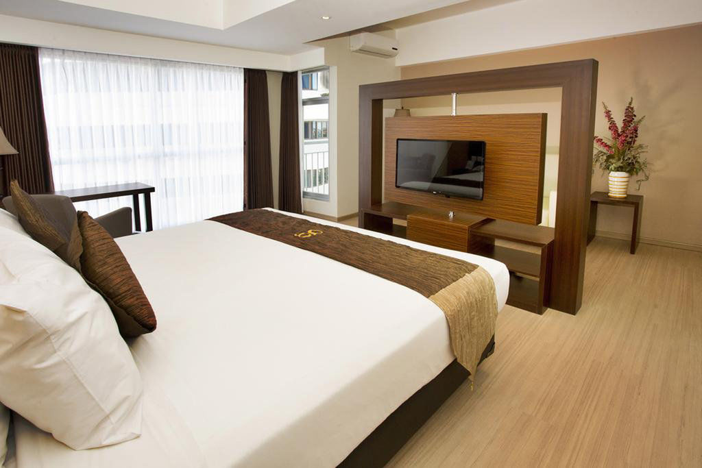 Hotel Gunawangsa Merr Surabaya Buitenkant foto