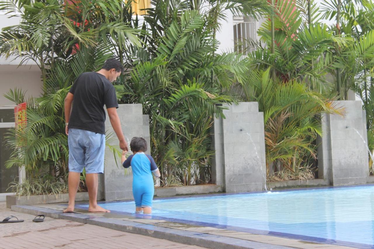 Hotel Gunawangsa Merr Surabaya Buitenkant foto