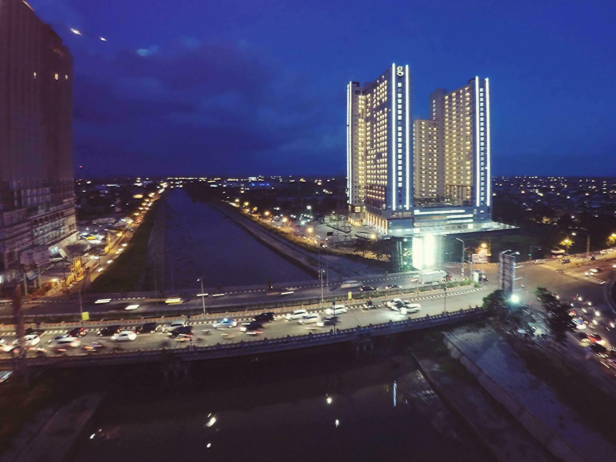Hotel Gunawangsa Merr Surabaya Buitenkant foto