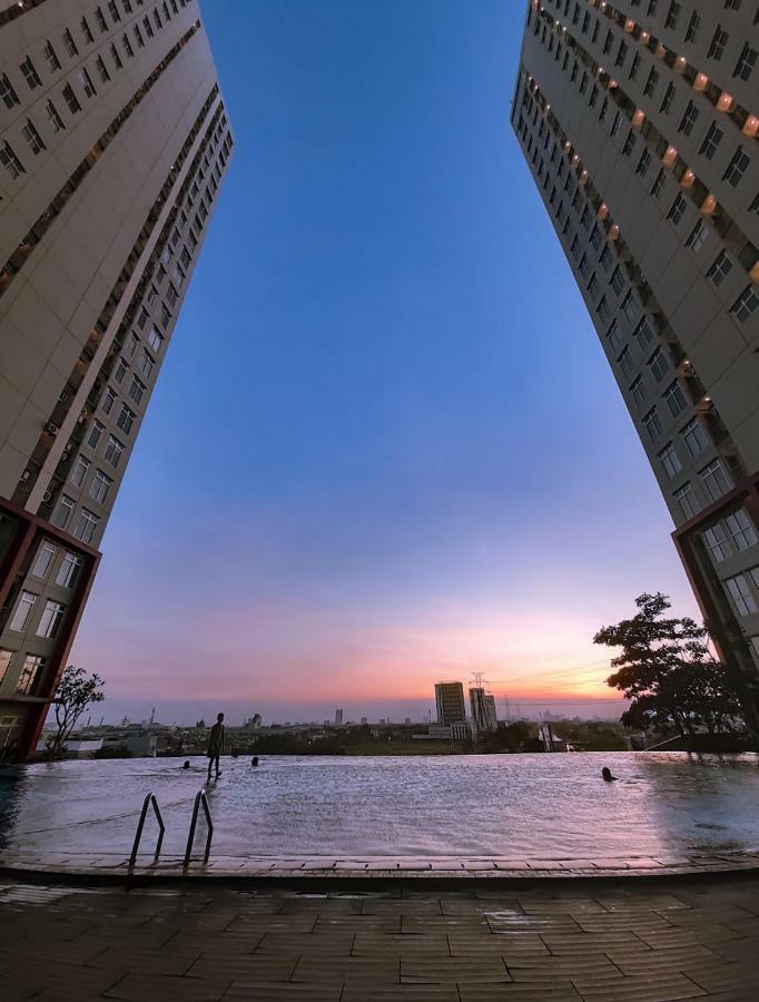 Hotel Gunawangsa Merr Surabaya Buitenkant foto